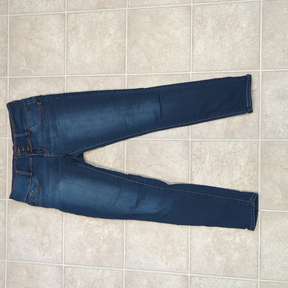 Wannabettabutt? YMI Skinny Jeans
